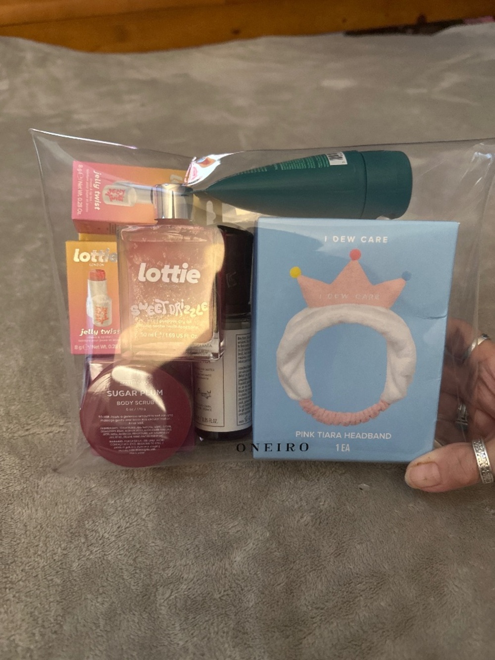 NEW BEAUTY BAG BUNDLE 9 ITEMS $150 VALUE